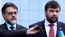 Derybų raundas Minske dėl taikos rytų Ukrainoje: Donecko ir Luhansko apsi&scaron;aukėli&scaron;kų respublikų atstovaiDenisas Pu&scaron;ilinas (kairėje) ir Vladislavas Deinego 2015 m. sausio 31 d. 