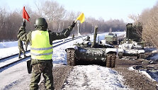 Rusijos tankai prie Ukrainos sienos