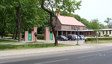 Norima atkurti vartus, vesiančius į parką.