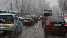 Eismą &scaron;alies keliuose sunkina plikledis ir &scaron;lapdriba