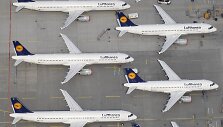 &bdquo;Lufthansa&ldquo; dėl streiko at&scaron;aukė tūkstančius skrydžių.