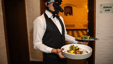 &bdquo;Dine in the Dark&ldquo; vakarienės akimirka