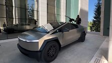 Ramzanas Kadyrovas su &bdquo;Tesla Cybertruck&ldquo;