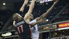 Jonas Valančiūnas ir Rudy Gay