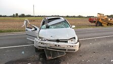 &bdquo;VW Golf&ldquo; ir kombaino avarija Tel&scaron;ių rajone