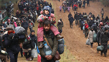 Migrantai Baltarusijoje prie sienos su Lenkija