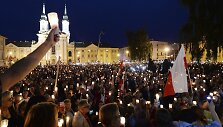 Lenkijoje tūkstančiai žmonių protestavo prie&scaron; teismų reformas