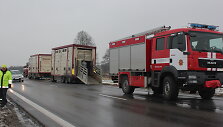Kėdainių rajone, kelyje VIA BALTICA teis Nociūnų kaimu, užsidegė vilkiko, vežusio gyvūnus, padanga