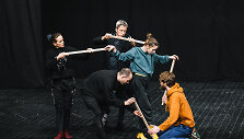 Klaipėdos dramos teatro aktoriai repetuoja spektaklį &bdquo;Robotų pasakos&ldquo;