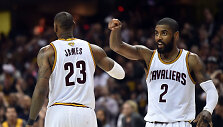 Kyrie Irvingas ir LeBronas Jamesas