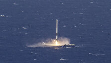 &bdquo;SpaceX Falcon 9&ldquo; raketos nusileidimas ant vandenyne plūduriuojančios platformos