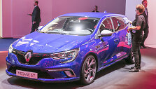 &bdquo;Renault&ldquo; stendas Frankfurto automobilių parodoje