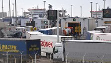 Prancūzijos muitinei surengus streiką, Kalė uoste nusidriekė ilgos sunkvežimių eilės