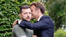 Ukrainos prezidentas Volodymyras Zelenskis ir Prancūzijos prezidentas Emmanuelis Macronas
