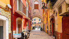 Baris, Italija