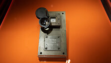 Trys akmenys i&scaron; Mėnulio aukcione parduoti už 855 tūkst. dolerių.