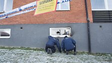 Policininkai prie padegtos mečetės &Scaron;vedijoje 