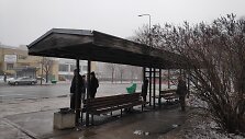 Nerenovuota Kalniečių poliklinikos stotelė Kaune