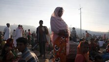 Persekiojami rohinjai i&scaron; savo &scaron;alies bėga į Banglade&scaron;ą
