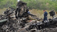 Numu&scaron;to &bdquo;Malaysia Airlines&ldquo; lėktuvo nuolaužos Donecke, Ukrainoje.