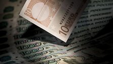 Rusijos rubliai ir 10 eurų