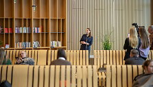 Vilniaus oro uoste įrengta keliautojams skirta knygų lentyna