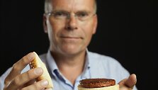 Profesorius Markas Postas ir jo sintetinė mėsa