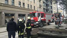 Jaučiamas dūmų kvapas viename i&scaron; Laisvės alėjos daugiabučių