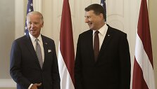 Joe Bidenas ir Raimondas Vėjuonis