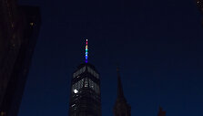 &bdquo;One World Trade Center&ldquo; smailė nu&scaron;vito gėjų vėliavos spalvomis