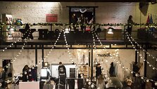 &bdquo;Uptown Christmas&ldquo; mugė prasidėjo Lofte