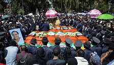 &bdquo;Ethiopian Airlines&ldquo; aviakatastrofos aukų laidotuvėse &ndash; tūkstančiai žmonių