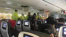 &bdquo;Air Canada&ldquo; skrydyje nuo turbulencijos nukentėjusiems keleiviams teikiama pagalba