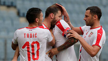Serbijos futbolininkai &scaron;venčia įvartį