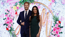Va&scaron;kinės princo Harry ir Meghan Markle skulptūros