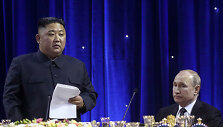 Kim Jong Unas ir V.Putinas Vladivostoke