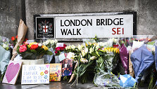 Pagerbiamos i&scaron;puolio ant Londono tilto aukos