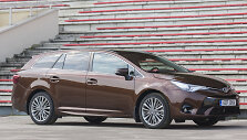 Atnaujintas &bdquo;Toyota Avensis&ldquo;