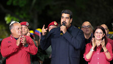 Nicolas Maduro skelbia triu&scaron;kinamą pergalę Venesuelos regionų rinkimuose