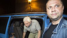 Aleksandras Borodajus (de&scaron;inėje) su ESBO stebėtoju