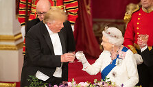 Donaldas Trumpas ir karalienė Elizabeth II