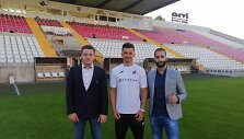 &bdquo;Sūduvos&ldquo; direktorius Karolis Skinkys, Renanas Oliveira ir agentas Aleksa Sredojevičius.