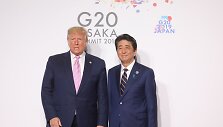 Donaldas Trumpas ir Shinzo Abe