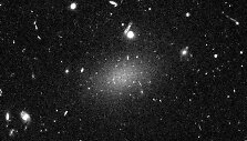 Galaktikos Dragonfly 44 nuotrauka, užfiksuota teleskopo &bdquo;Hubble&ldquo;