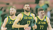 Domantas Sabonis, Jonas Valančiūnas ir Artūras Gudaitis
