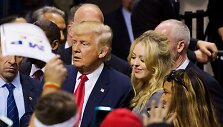 Donaldas Trumpas,su jauniausia dukra Tiffany Trump