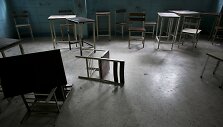 Kadaise pažangiausioms žemyne, Venesuelos mokykloms stinga lė&scaron;ų, jas palieka mokytojai ir mokiniai