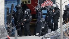 Prancūzijos policija Kolombo mieste, kuriame ginkluotas užpuolikas laiko įkaitus.