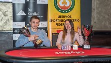 Gintarė Rudeliavičiūtė (de&scaron;inėje) ir Audrius Kala&scaron;nikovas / organizatorių nuotr.