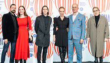 Valda Bičkutė su vyru, Saulius Baradinskas, Aleksandras Pogrebnojus, Dovilė Filmanavičiūtė